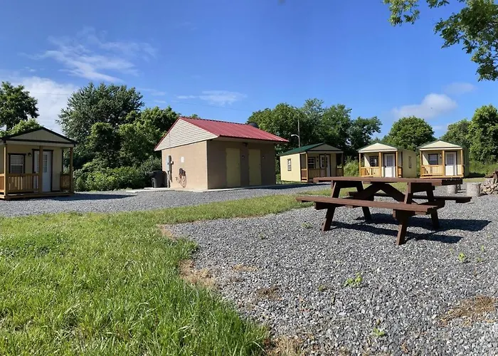 Canal Cabins